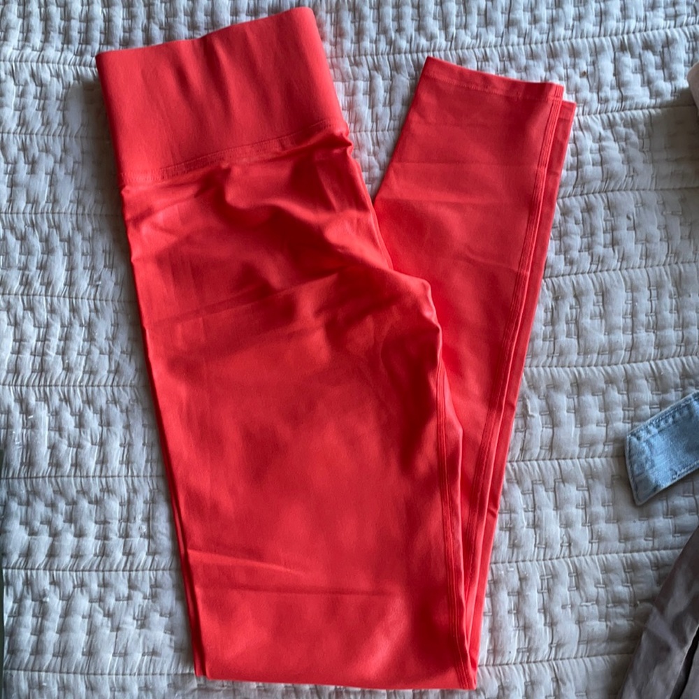 NWOT Carbon38 Takara Coral High Rise Leggings